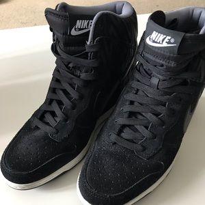 Woman’s Nike Sky High Dunks -Black